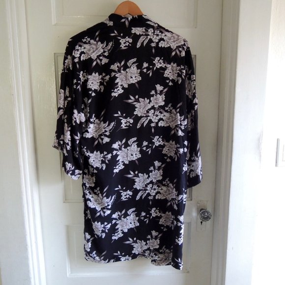 Spiritual Gangster Black & White Floral Maya Kimono OS - Picture 5 of 11